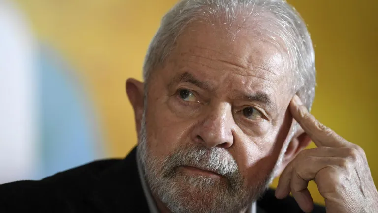 Presidente de Brasil Lula, operado de emergencia 