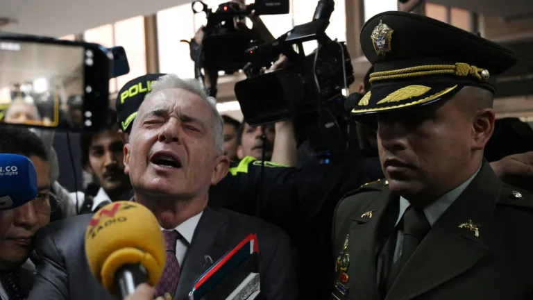 Juicio Álvaro Uribe: fiscalía pide condena por soborno y fraude procesal