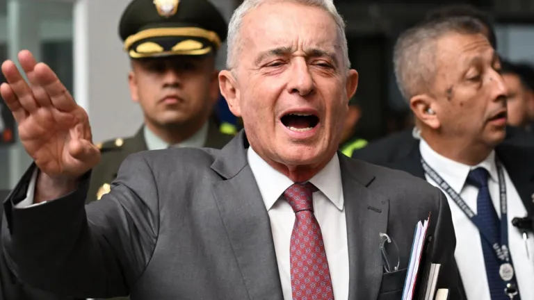 Juicio contra Uribe: mira EN VIVO por Radio Nacional