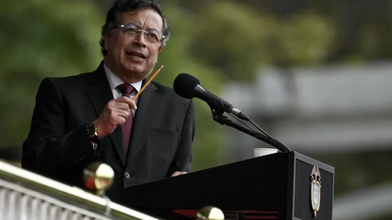 Presidente Petro aclara agenda en Manta: desmiente encuentro con 'Fito'