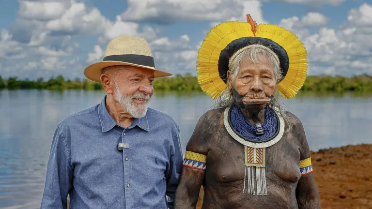 Presidente Lula y cacique Raoni reunión en la Amazonía