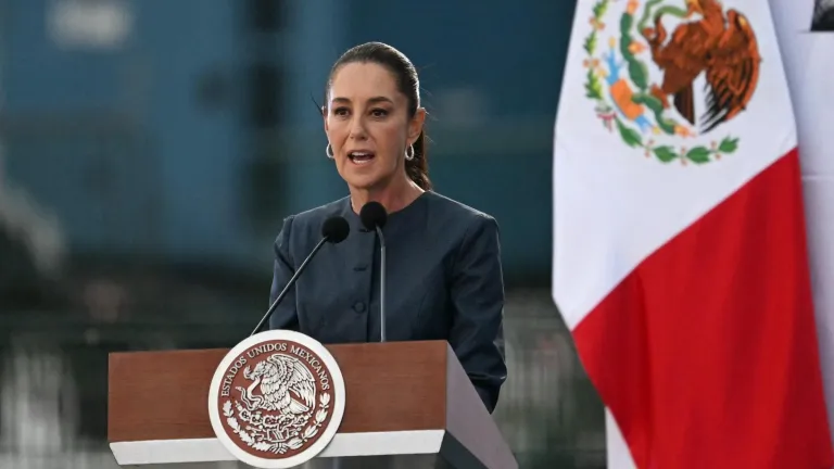 Presidenta Sheinbaum pide no tratar migrantes como criminales