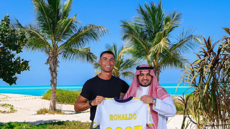Cristiano Ronaldo renueva con Al-Nassr hasta 2027