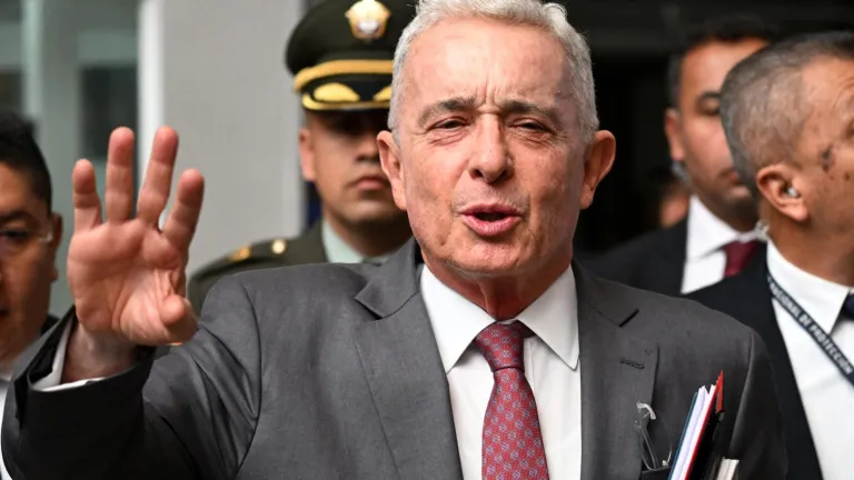 Por qué suspendieron el reparto de tutelas en el caso de Álvaro Uribe