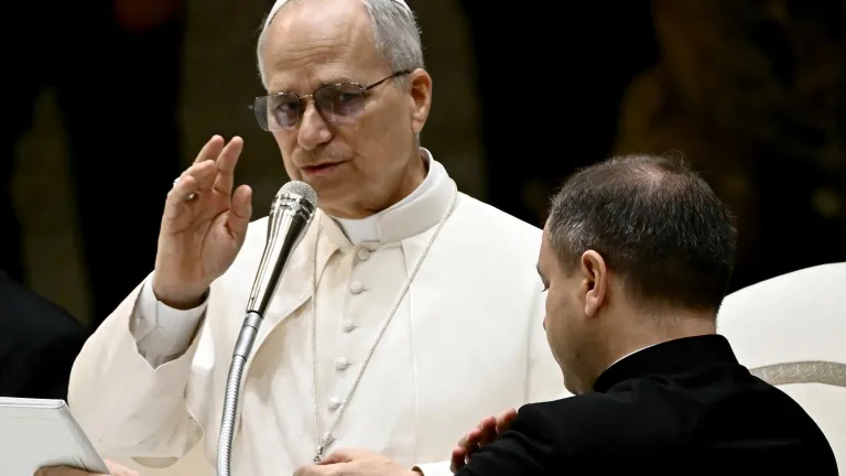 Papa leon xiv pide alto al fuego en gaza