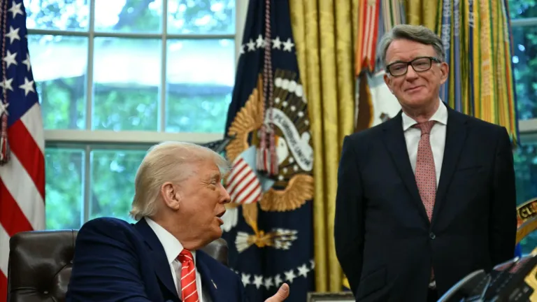 Reino Unido destituye embajador en Estados Unidos, Peter Mandelson, por vínculos con Jeffrey Epstein