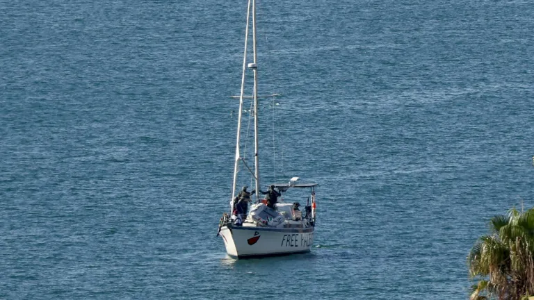 Israel intercepta último barco con ayuda humanitaria a Gaza