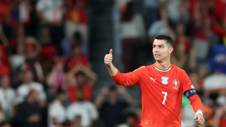 Cristiano Ronaldo especuló con la fecha para terminar su carrera en el fútbol