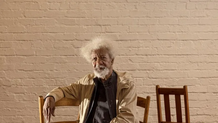 Estados Unidos retira  visa al Nobel Literatura Wole Soyinka