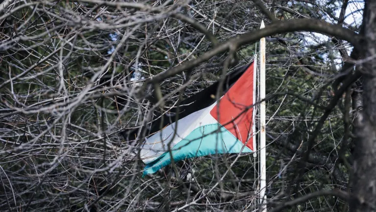 Israelíes y palestinos se comprometen a evitar más violencia