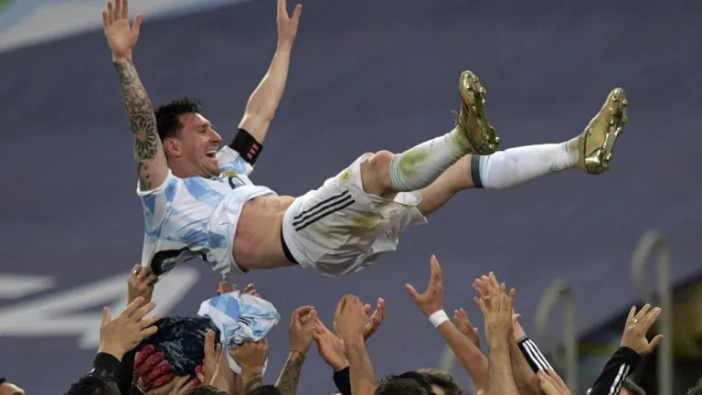 Lionel Messi celebrando con la Selección Argentina