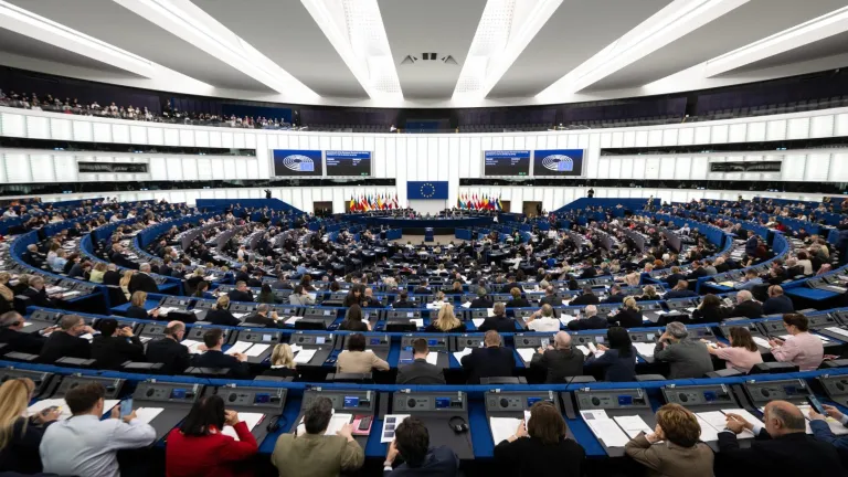 Eurodiputados rechazan injerencia de Trump en proceso electoral colombiano