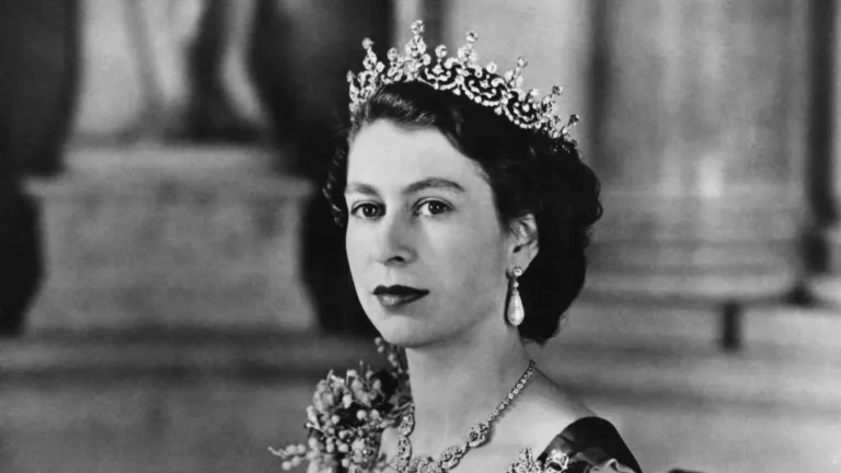 Reina Isabell II | 10 datos que no conocías