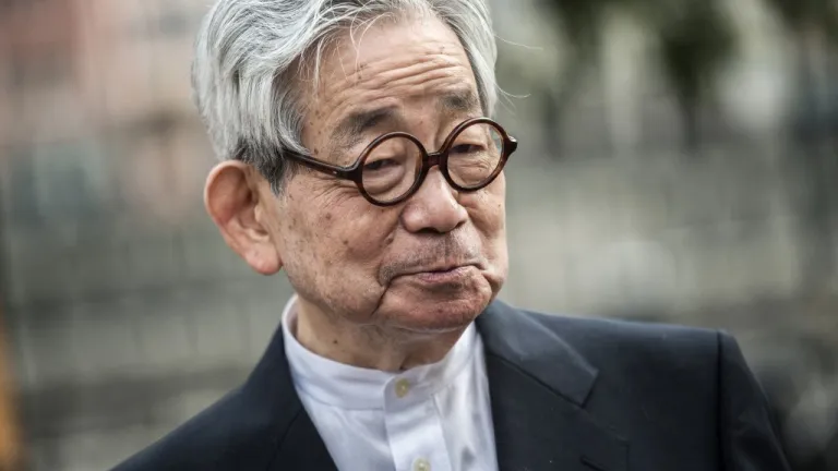 Kenzaburo Oe: Muere el Premio Nobel japonés de Literatura