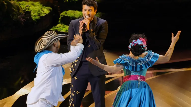 Sebastián Yatra conmovió con 'Dos Oruguitas' en los Premios Óscars