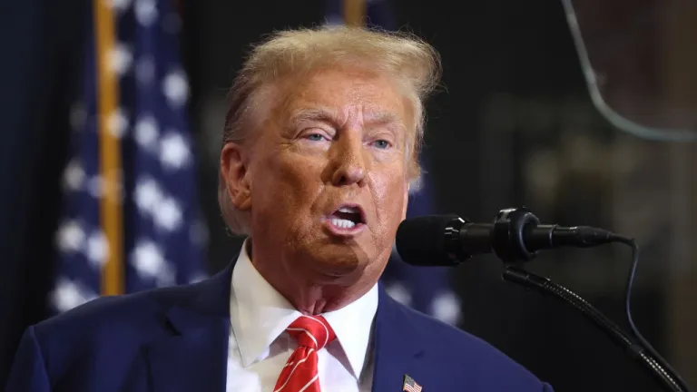 Donald Trump llega a corte de Washington por de elecciones en 2020