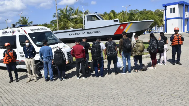 Migrantes abandonados en cayo de San Andrés fueron rescatados