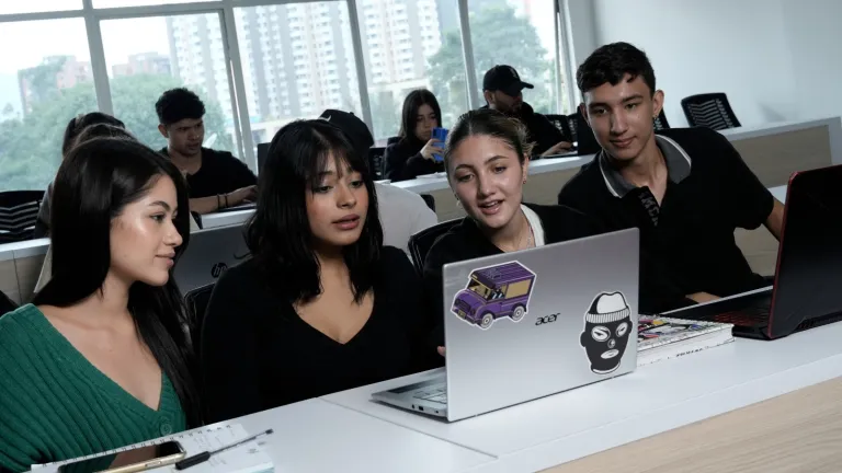 El modelo SolversLab pretende preparar a los estudiantes para el mundo laboral