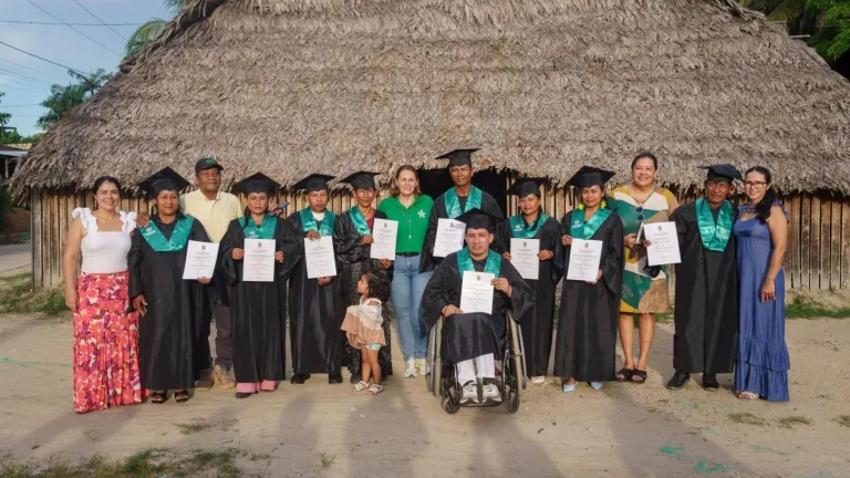 Indígenas del Amazonas se certifican en conservación ambiental