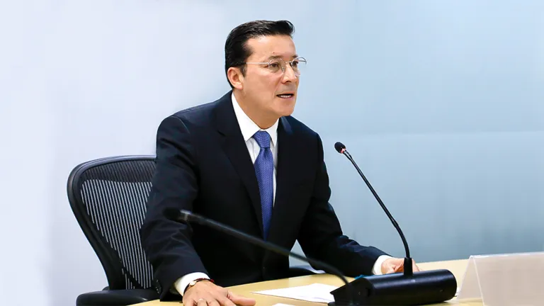 Niegan suspensión provisional de Hernán Penagos como registrador