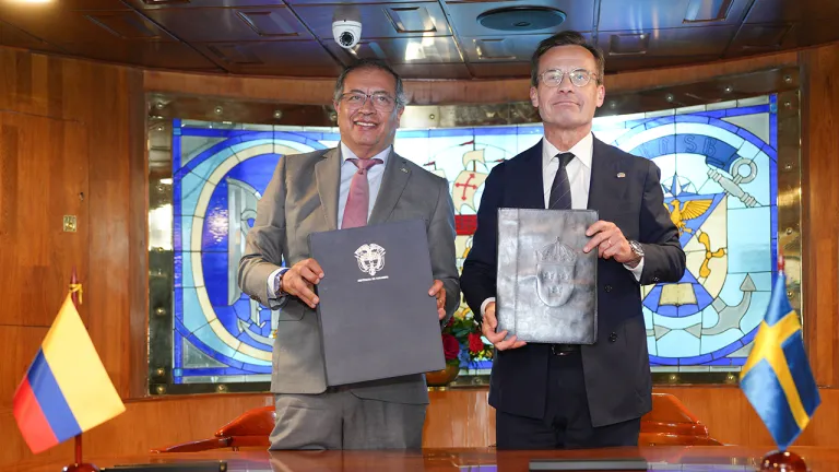 Presidente Petro firma acuerdo con Suecia