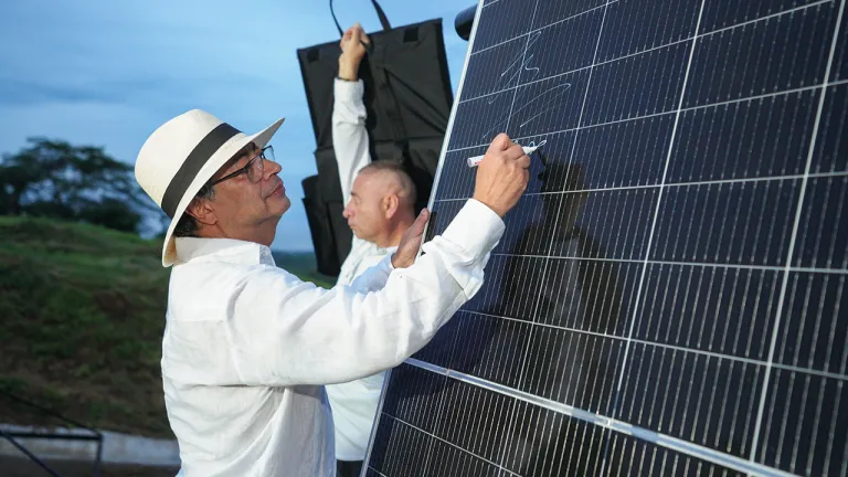 Hogares más pobres tendrán paneles solares en Colombia