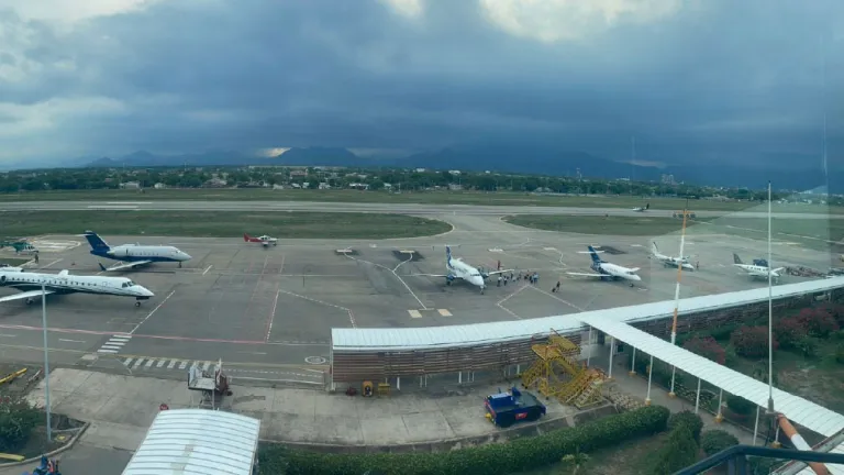 No hay escasez de combustible para avión: Presidencia