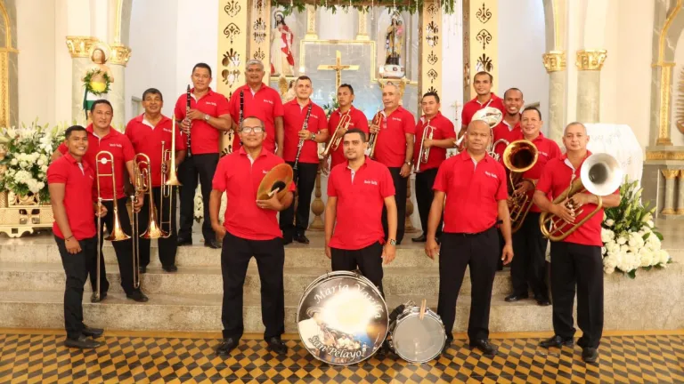 Descarga gratis: 'El centauro garrochero' de la Banda María Varilla