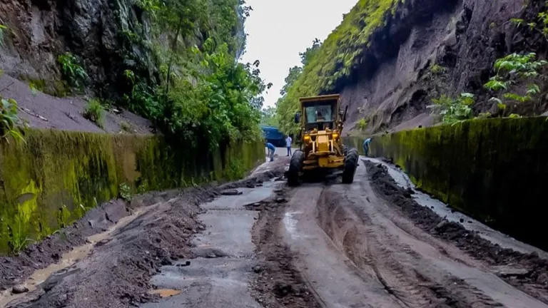 Habilitada la vía San Vicente del Caguán-Neiva