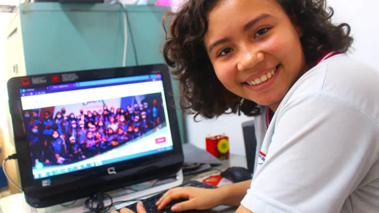 Programa Ella es astronauta de la NASA | Niñas colombianas
