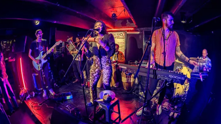 Nueva música: ‘Sigue igual’, de La Mojarra Eléctrica | Miércoles de Descarga 