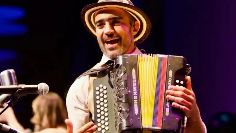 Descargar canción: ‘Esta noche’ de Gregorio Uribe y Diana Burco