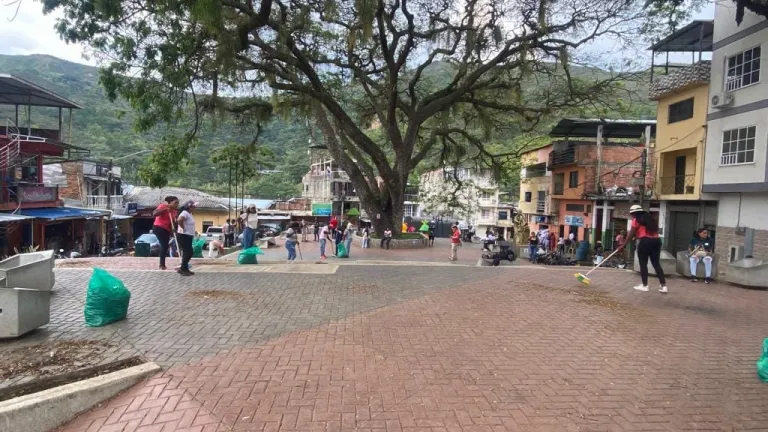Atentados con carros bombas en Cauca: hasta $200 millones por información