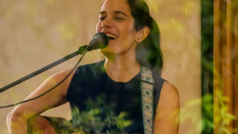 Música nueva en Colombia: Mónica Giraldo, Los de la Moña y Daniel Correa