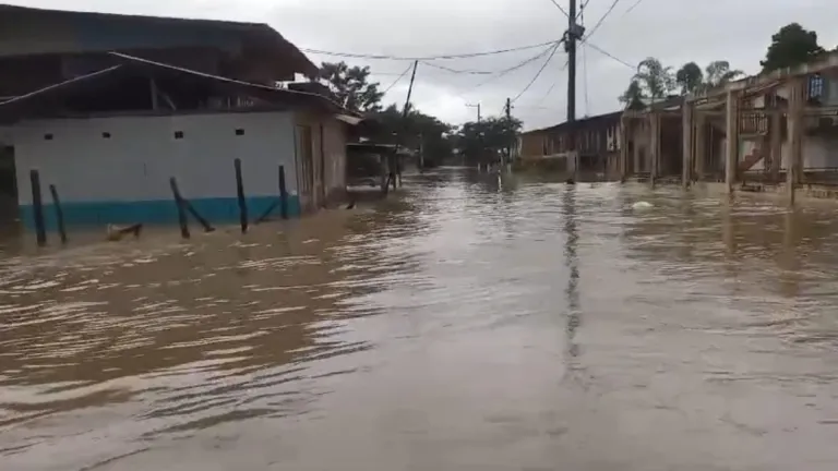 Desbordamiento del río Caunapi en Tumaco
