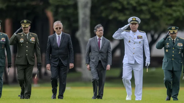 Gustavo Petro, bombardeo Clan del Golfo y militares muertos