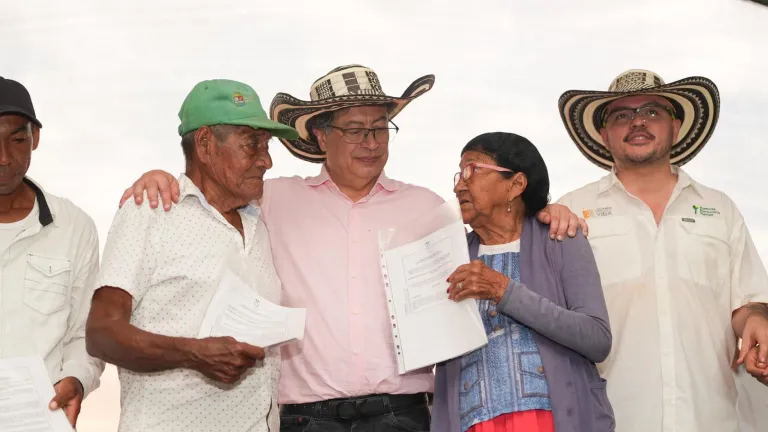 Gobierno restituyó 2.400 hectáreas de tierra en Sucre