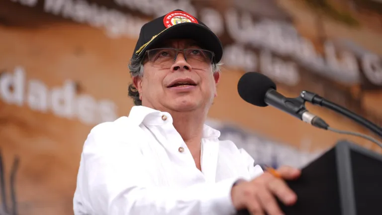 Presidente responde a críticas sobre el aumento de la UPC para salud y señala irregularidades en las EPS. Foto: Presidencia Colombia 