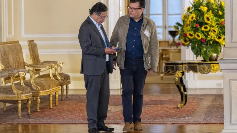 Presidente Petro apoya labores periodísticas de RTVC