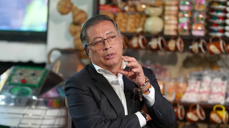EPS en Cuidados Intensivos: Gustavo Petro 