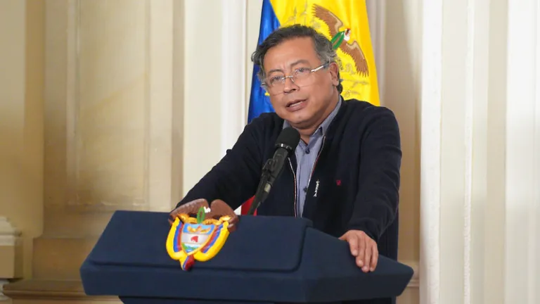 Caída de desempleo presidente Petro