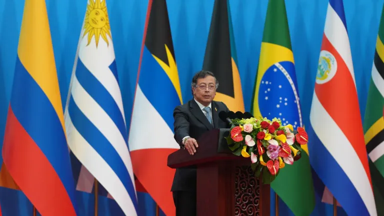 Gustavo Petro propone diálogo de civilizaciones en la cumbre CELAC-China para impulsar un nuevo orden mundial