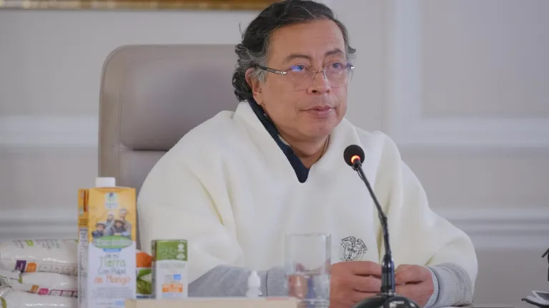 Gustavo Petro descartó seguir con Thomas Greg & Sons para expedición de pasaportes