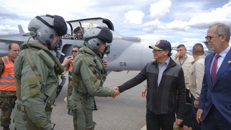 Presidente Petro renovará armamento de las Fuerzas Armadas con vigencias futuras