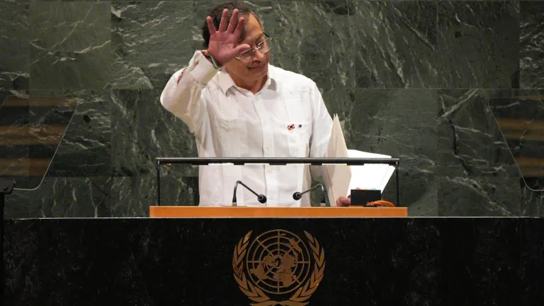 Escritora palestina envia carta al presidente Gustavo Petro en agradecimiento
