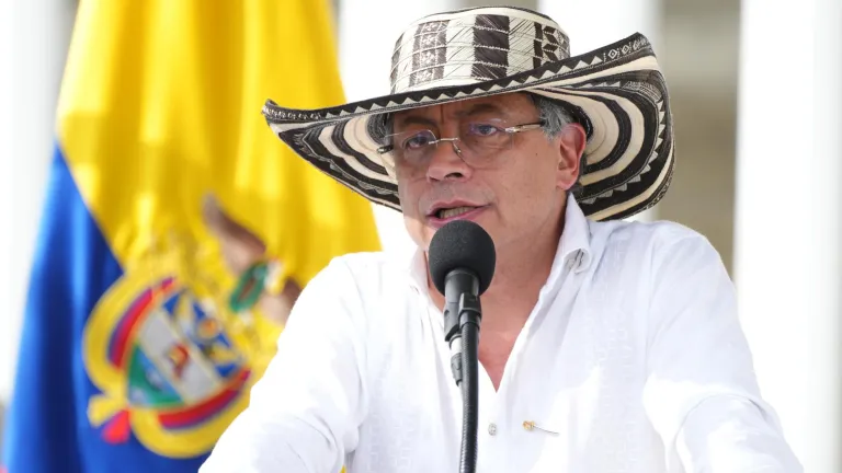 Petro cita a Sony Thāng y afirma que la guerra contra las drogas es una estrategia de control sobre América Latina
