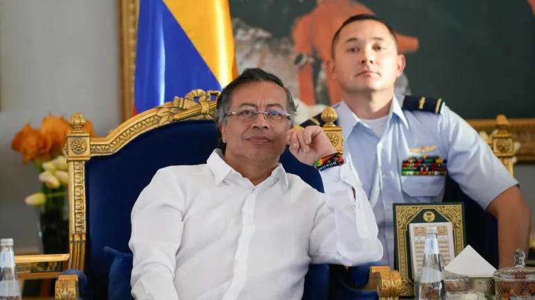 Gustavo Petro destaca potencial de América Latina en energías limpias en foro de Arabia Saudita