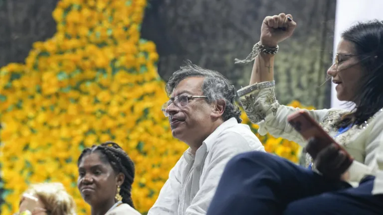Petro cuestiona ausencia institucional en acto de perdón por la Unión Patriótica