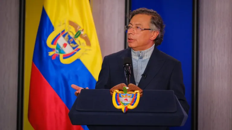 Presidente demuestra que salario mínimo no disparó precios de los alimentos