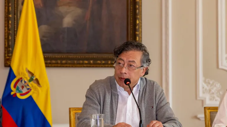 Petro acusa a EPS y fondos privados de vulnerar la Constitución